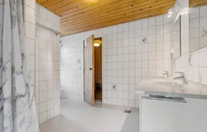 5 Bedroom Accommodation in Ebeltoft - Image 4
