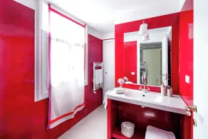 FABULEUX APPARTEMENT 3BD-3BA AVEC TOUT CONFORT, GRANDES VUES, AU COEUR DE LA VILLE! - Image 2