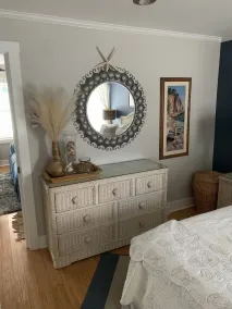 Downstairs unit of House. 3 blocks from Beach and Club, in a great little town. - Image 5