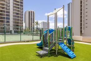 Beach Oasis with Ocean & City Views with FREE Parking! - Image 4