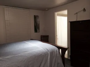 Beliggenhed, bekvemmelighed og charme ved Capitol Hill GRATIS parkering inkluderet - Image 4