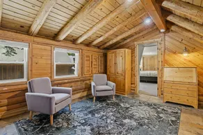 Tahoe Donner Charming Mountain Log Cabin - Image 4