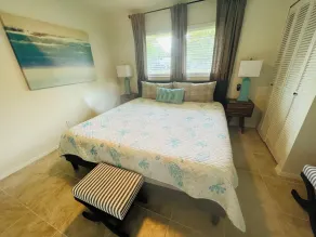 Naomi’s pool, river & beach getaway - Image 5