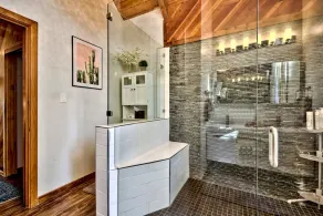 Lakeview 3BR Tahoe retreat with sauna, balcony, and mountain views.Lx07 - Image 3