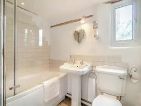Heartwarming Cottage - Image 2