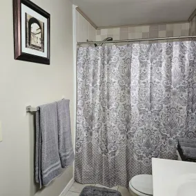 Cottonwood Lake House - Image 5