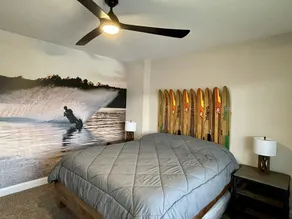Lake Front ★ No Wake w/ Dock ★ Gameroom ★ Carved FirePit ★ 2nd House Available - Image 5