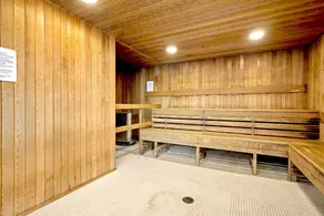 2BR,2BTR with AC condo in vancouver 6 guests parking - Image 2
