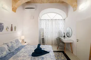 Traditional APT with Internal Courtyard - Image 3