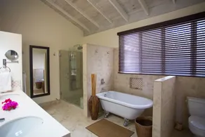 Luxusvilla mit 12 Schlafzimmern und 7 Morgen am Meer mit All-inclusive-Option. - Image 5