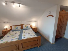 Ferienwohnung 40qm, Nichtraucher, Schlafzimmer, Wohn-/Schlafraum, Balkon, Sat-TV, 3 Sterne, max 3 Personen - Image 3