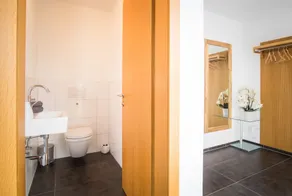 Exclusive vacation apartment with balcony, 2 rooms 55m², direct hiking trails, close to the lake - Image 4