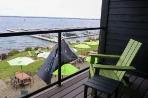 Lakeside Lodge King Room w/Jacuzzi Tub & Views of Gull Lake - Pet Friendly! - Image 2