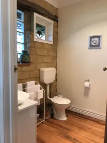 Private Room with Ensuite (farm stay) - Image 5