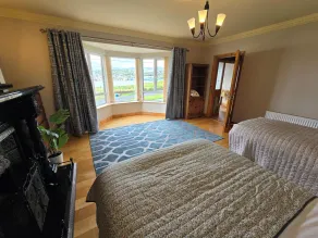 Benroe House 5 Bedrooms - Image 3