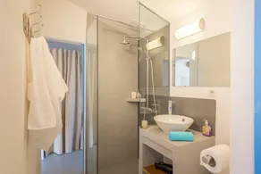 Maison Sebastien - Six Bedroom Villa, Sleeps 13 - Image 4