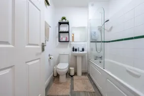 Town center apartment in Bishops Stortford - Image 2
