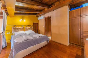 100m. away from the beach with large, impressive verandas and a majestic garden - Image 4