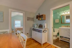 Ogunquit Footbridge Beach, sleeps 6, outdoor shower & fireplace, smoke free home - Image 5