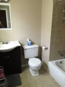 Thunderbolt Home | Clean & Comfortable | Close to Beach and Downtown - Image 4