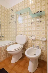 Grazioso appartamento 3½-camera con 2 balconi, piscina e splendida vista lago - Image 3