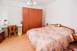 Holiday apartment with air conditioning and parking - Image 4