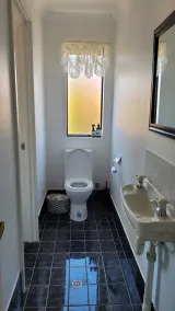 Heated pool, spacious home, centrally located, walk to beach - Sleeps 10 - Image 4