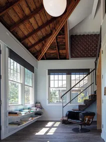 Stunning, light-filled beach house with hot tub & sauna, minutes from the beach! - Image 2