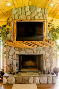 Luxury Lake Cottage at Meemo's Farm - Image 3