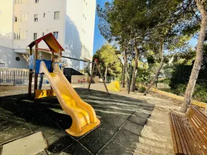 A935 - Bel appartement avec air conditionné, piscine et garage - Image 2