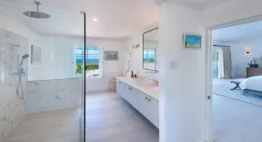 Superb Contemporary 5 Bedroom Villa With Stunning Sea Views - Image 3