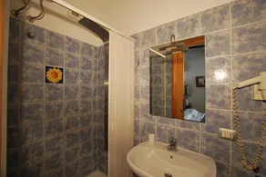 Ambra - Image 3
