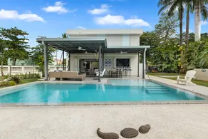 Your own beach house, private pool & pickle ball court, steps to beach. - Image 5
