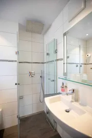 1 App. 1-Zimmer mit Kochnische Balkon und seitlichem Blick zum See - Image 2