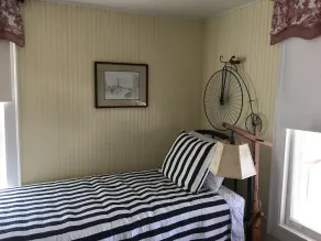 Lovely Cottage, Completely Remodeled Two Bedroom One Bath Can Accommodate Six. - Image 4