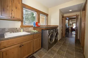 Comfortable Clean Suncadia Family Home Sleeps12, FIREpit, HOTtub, BIKES, Pets ok - Image 2