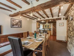 Cynynion Uchaf Farmhouse - 18th Century, Welsh Borders, Breathtaking Views - Image 2