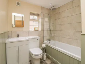 Pear Tree Cottage - Image 3