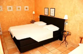 Casa Ronald luxury on his best in tip top condition overlooking the sea. - Image 5