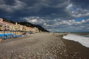 Apartment in semi-detached house, quiet location, sea view - Image 4