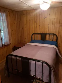 Adirondack hideaway with lake access - Image 4