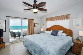 Stunning 4-bedroom oceanfront home in Islamorada, perfect for 8 guests. - Image 5