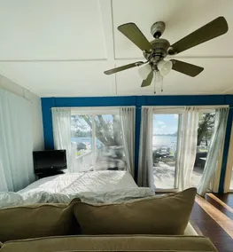 Beach Hut Vibes in this Lake front cottage with hot tub! - Image 3