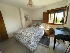 Cozy & lovely 2 bedroom apartment by the mountain - Image 4