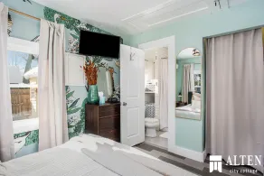Cozy Stylish Cottage In the City, Close to Everything GR, Extended Stay Welcome - Image 5