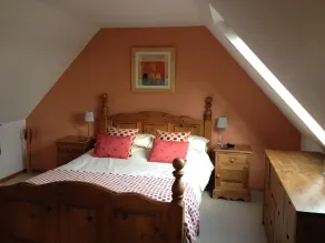 Ancien Croft House traditionnel rénové au plus haut niveau avec vue sur la mer - Image 3