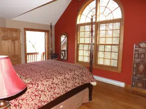 Beautiful Riverside Getaway - Image 4