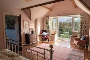 Coach House - Image 5