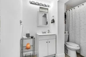 Soccer Fun Hub Home, Pets Welcome, 4 Cars Parking, Private Patio Prime Location - Image 2