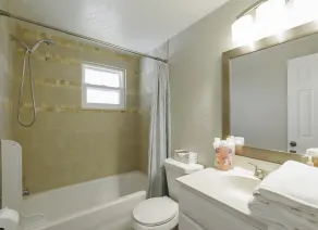Private 2 Story Corner Home - Games Room - Spacious <br> - Image 4